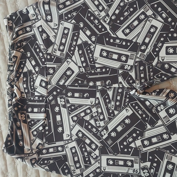 LuLaRoe Cassette Tape Leggings - Picture 4 of 4